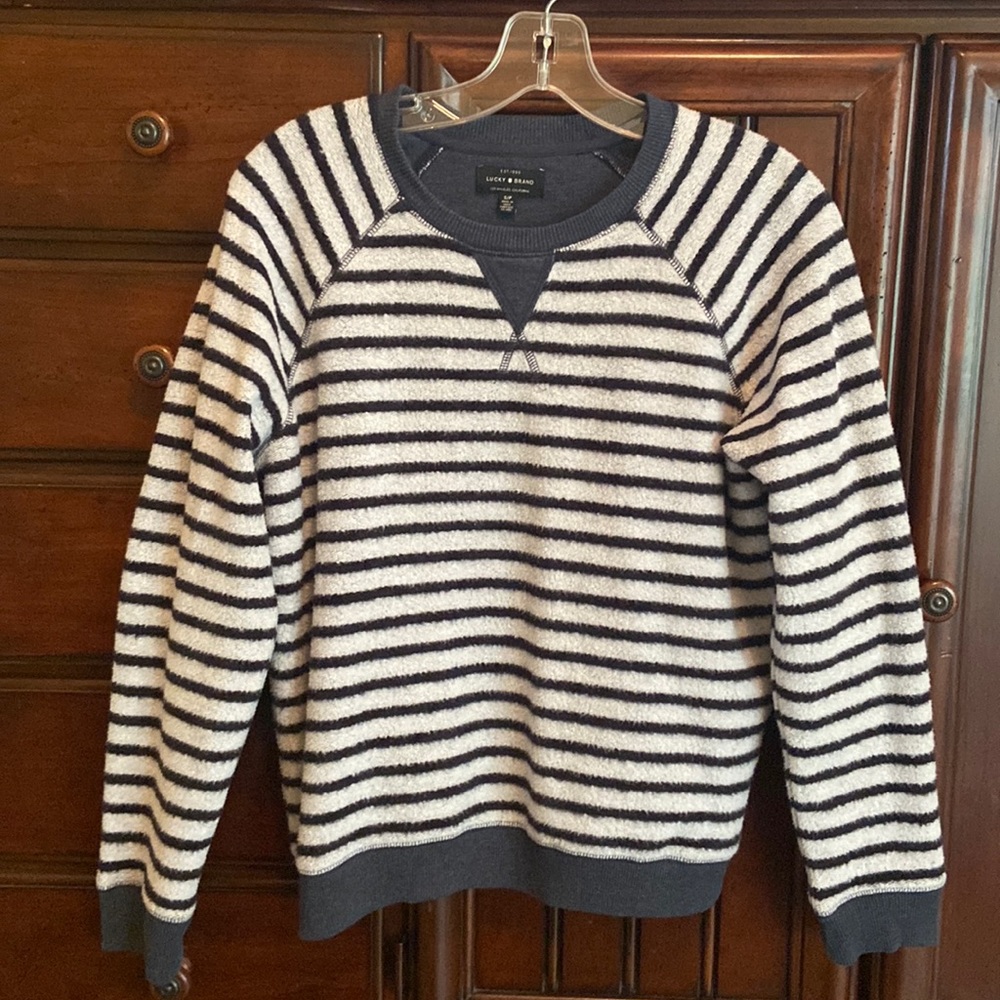 Lucky Brand fuzzy short sweat shirt. Can be worn inside out.